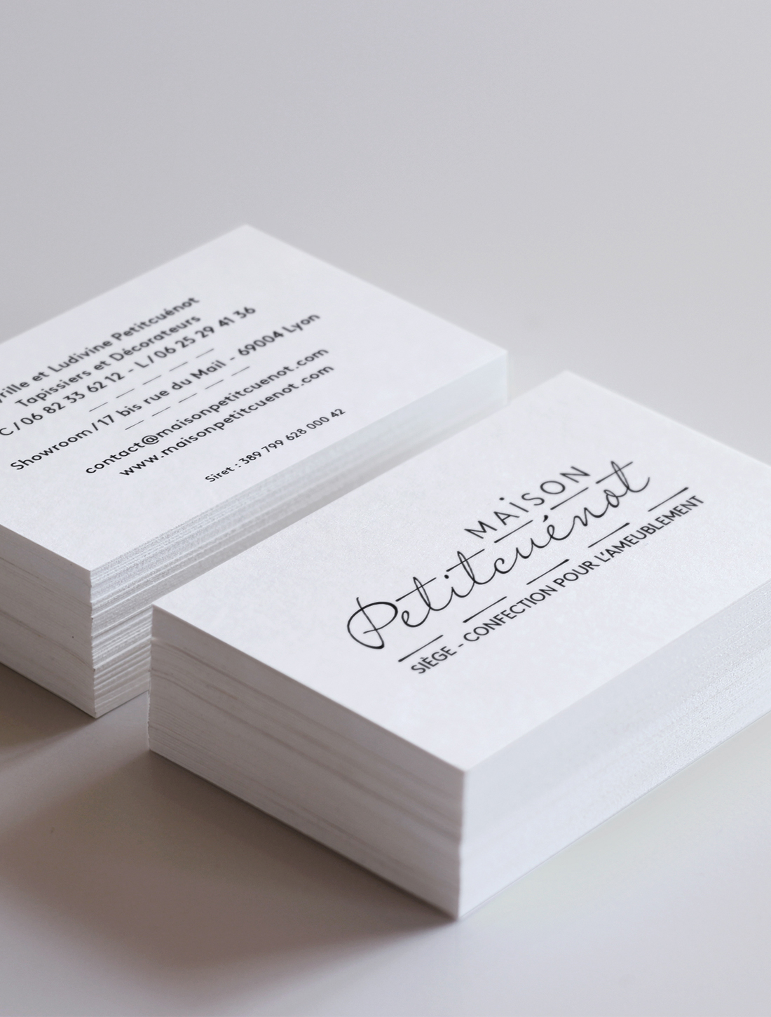 Création de logo pour les tapissiers décorateurs Maison Petitcuenot